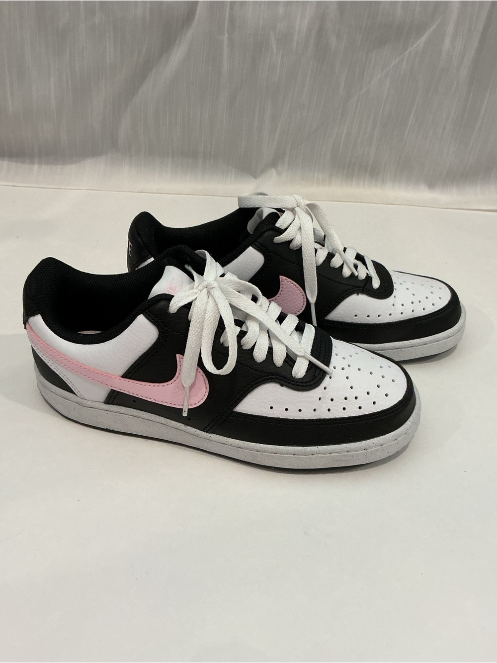 Nike Court Vision Low Sneaker Black/White/Pink